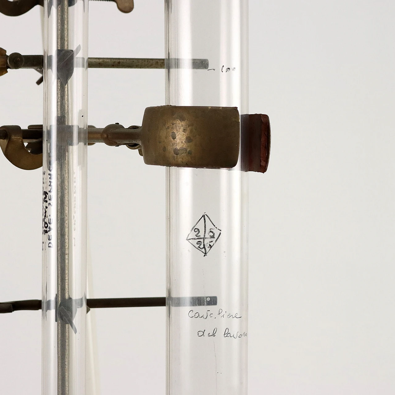 Strumento da laboratorio chimico in metallo e vetro 5