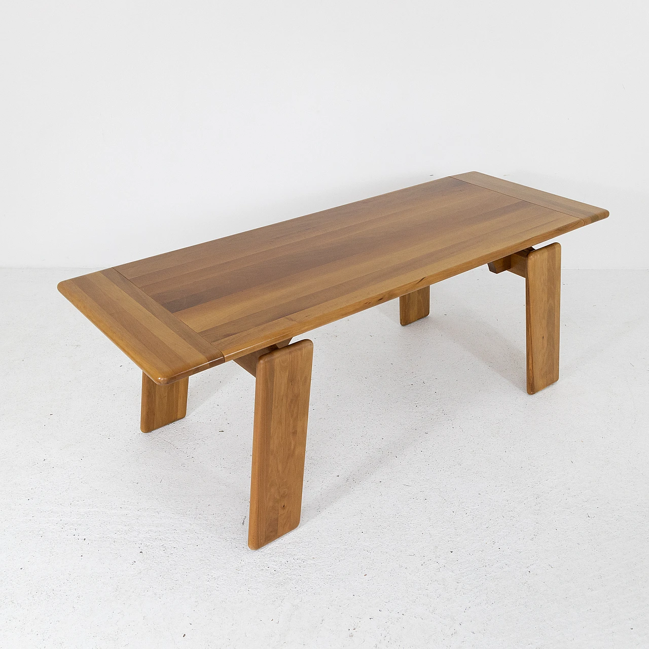 Tavolo in noce di Mario Marenco per Mobilgirgi, anni '70 6