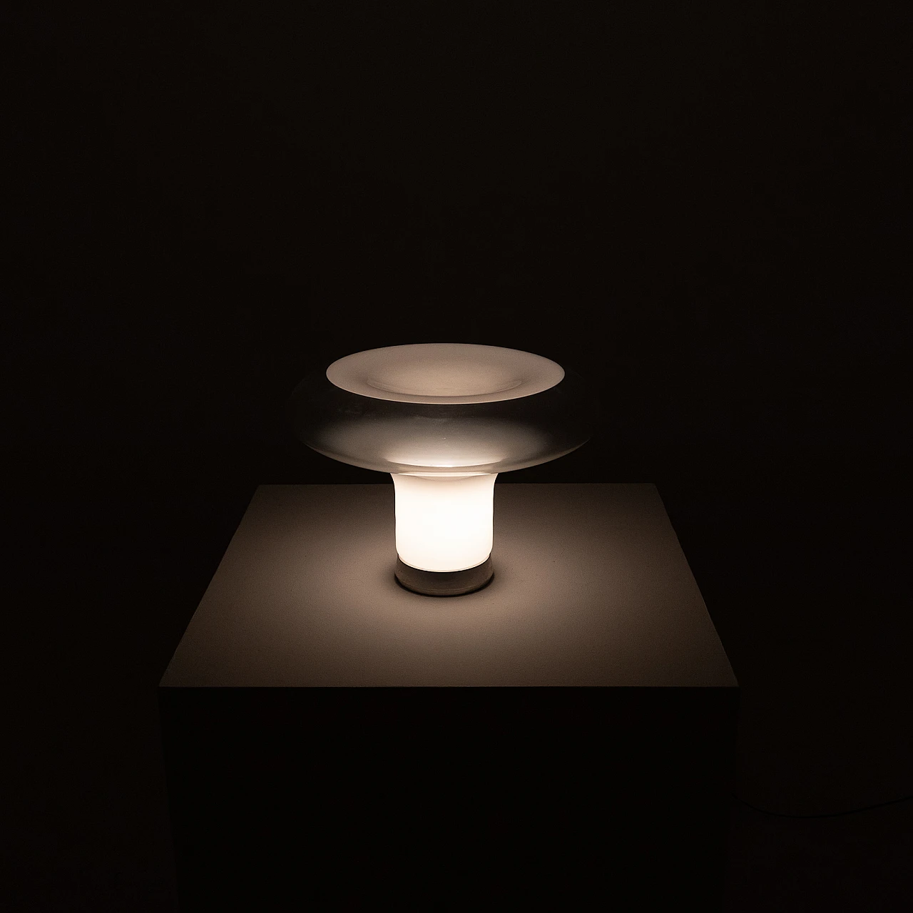 Lesbo table lamp by A. Mangiarotti for Artemide, 1960s 15