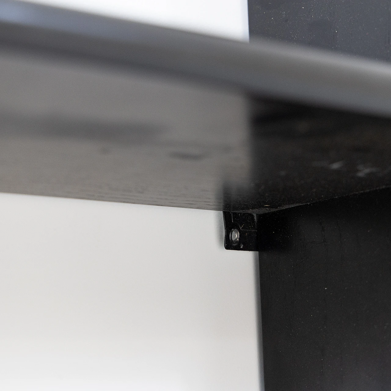 Libreria pensile modulare in faggio laccato nero, anni '80 8