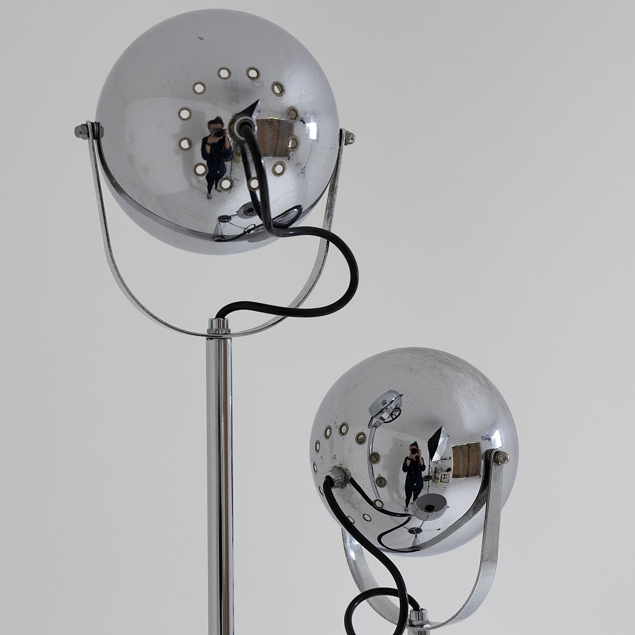 Lampada da terra a tre luci in metallo cromato e nero, anni '70 6