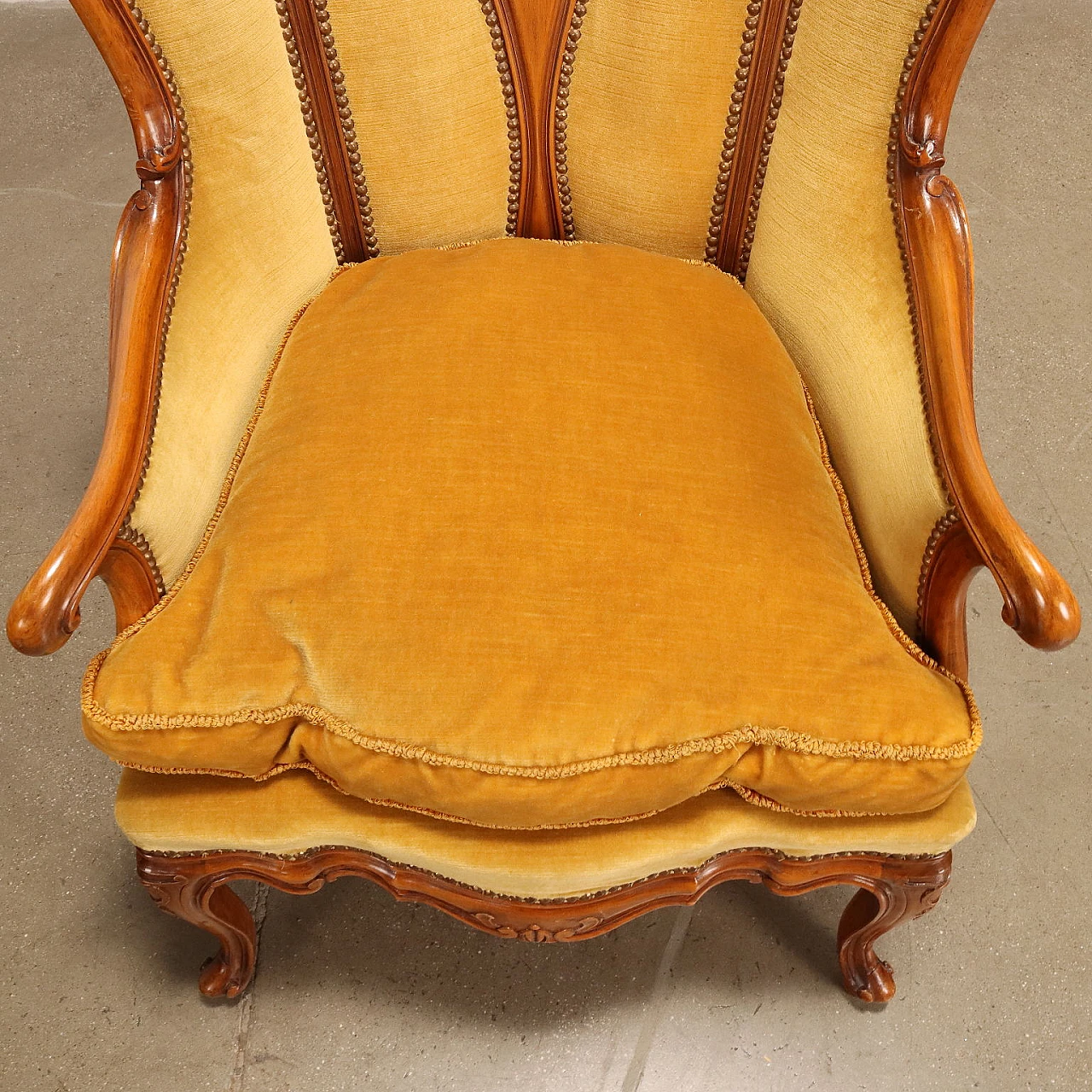 Pair of Barocchetto style walnut bergère armchairs 8