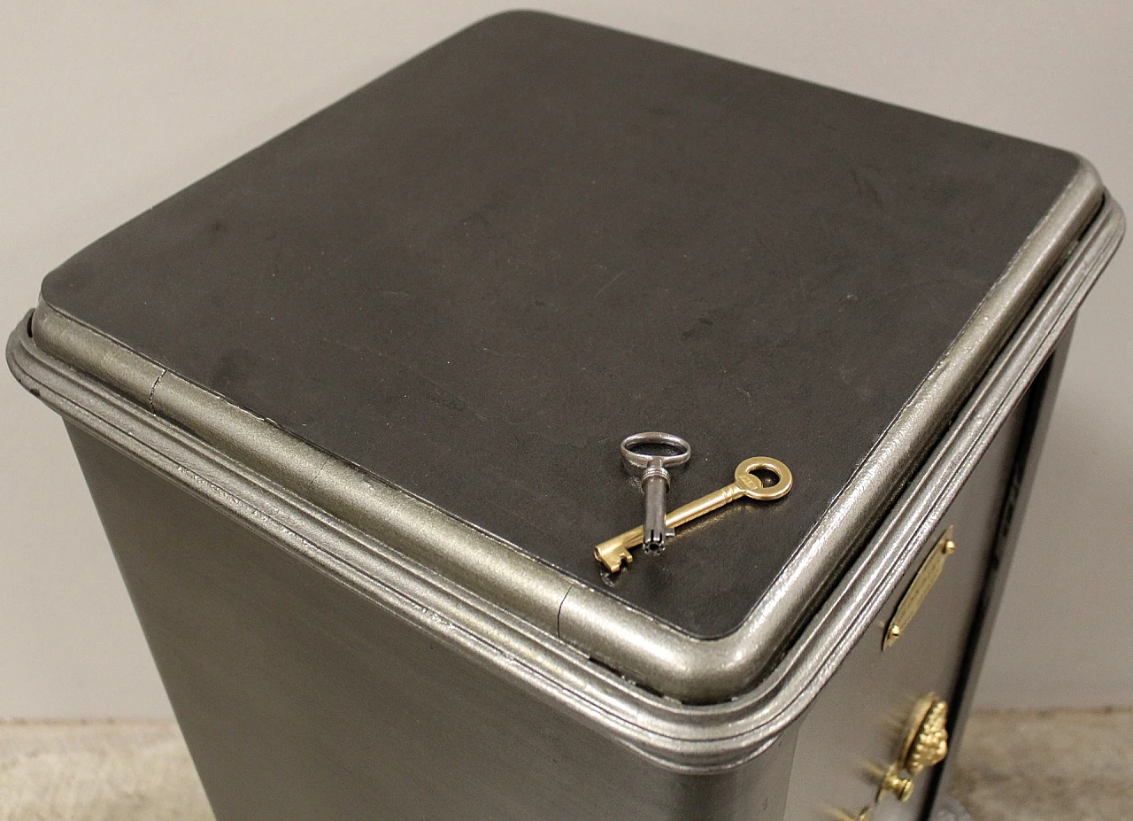 Iron safe, late 19th century 8