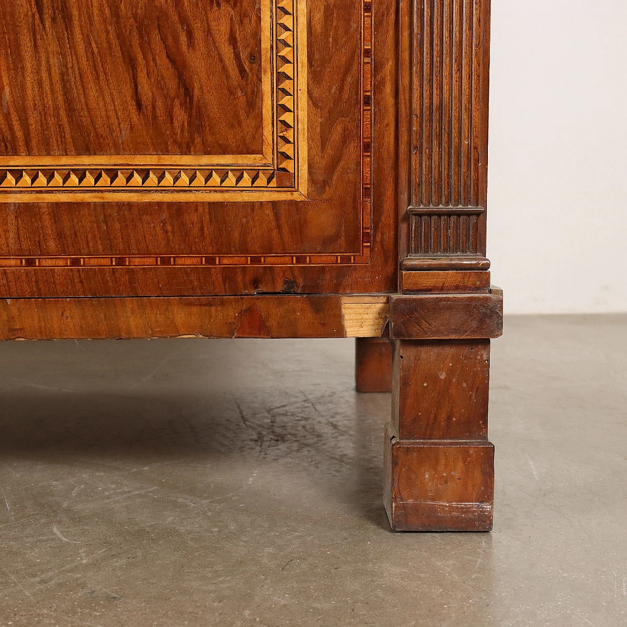 Walnut sideboard with maple inlays and marble top, 19th century 9