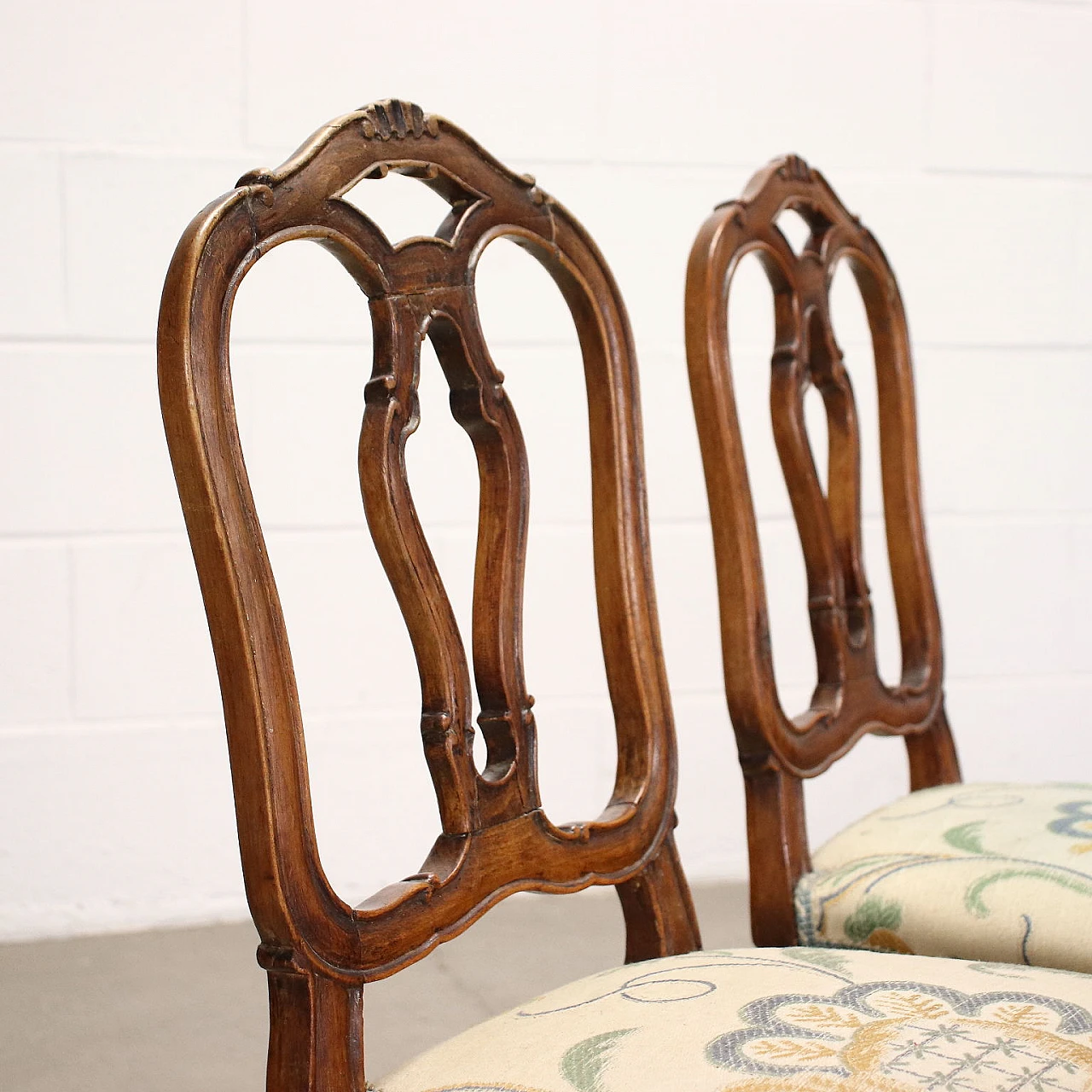 Pair of carved beech children's chairs, 19th century 3