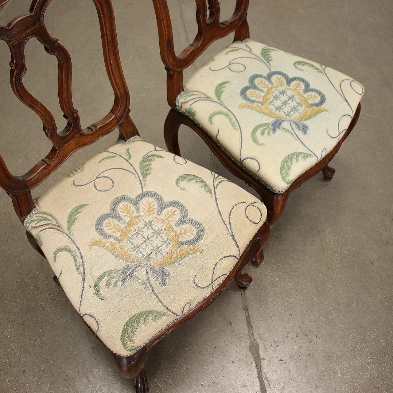 Pair of carved beech children's chairs, 19th century 6