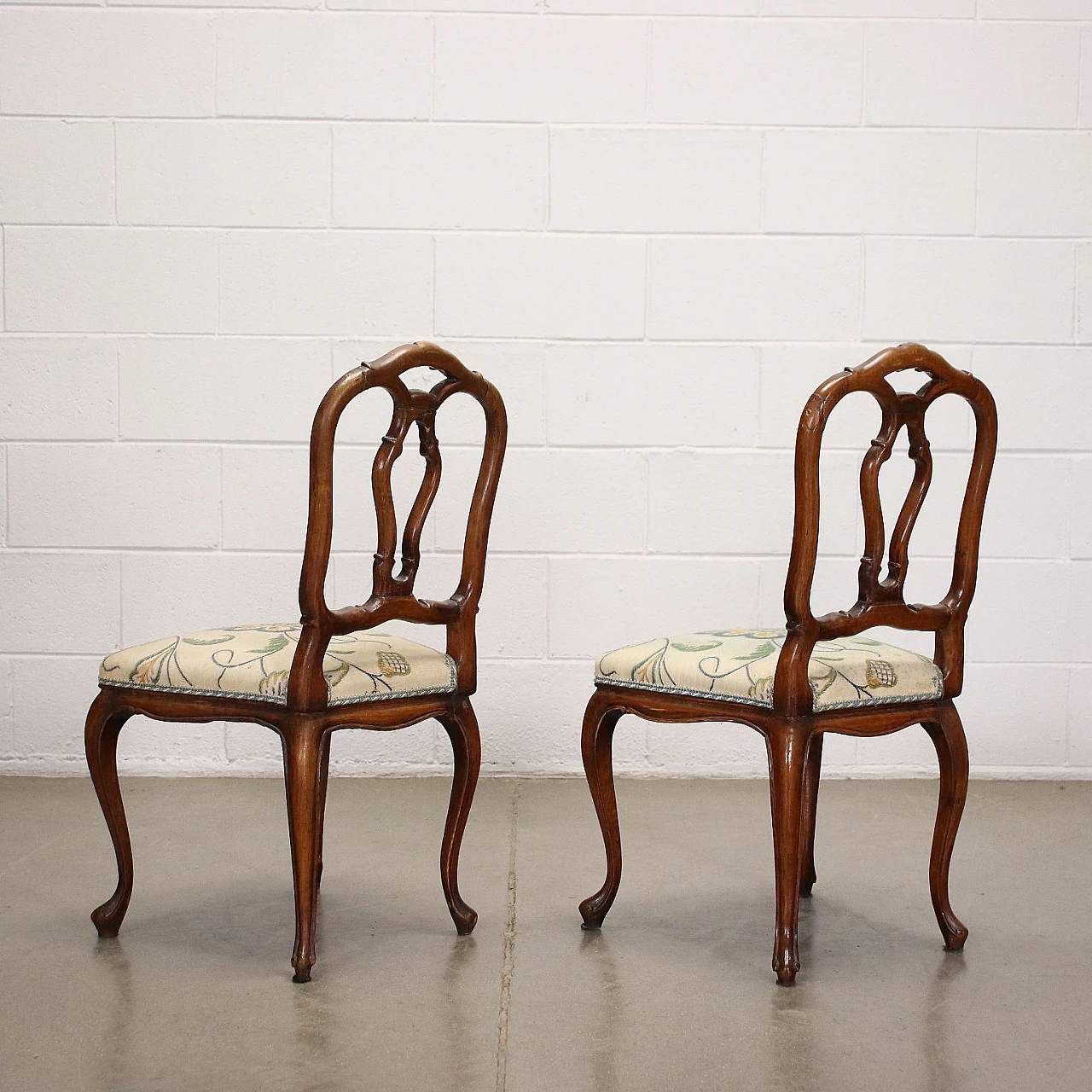Pair of carved beech children's chairs, 19th century 7
