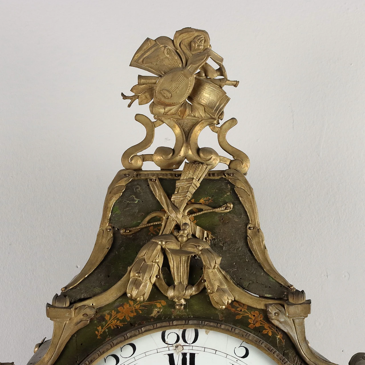 Pendulum on wooden shelf with gold leaf motif decoration, 1700s 3