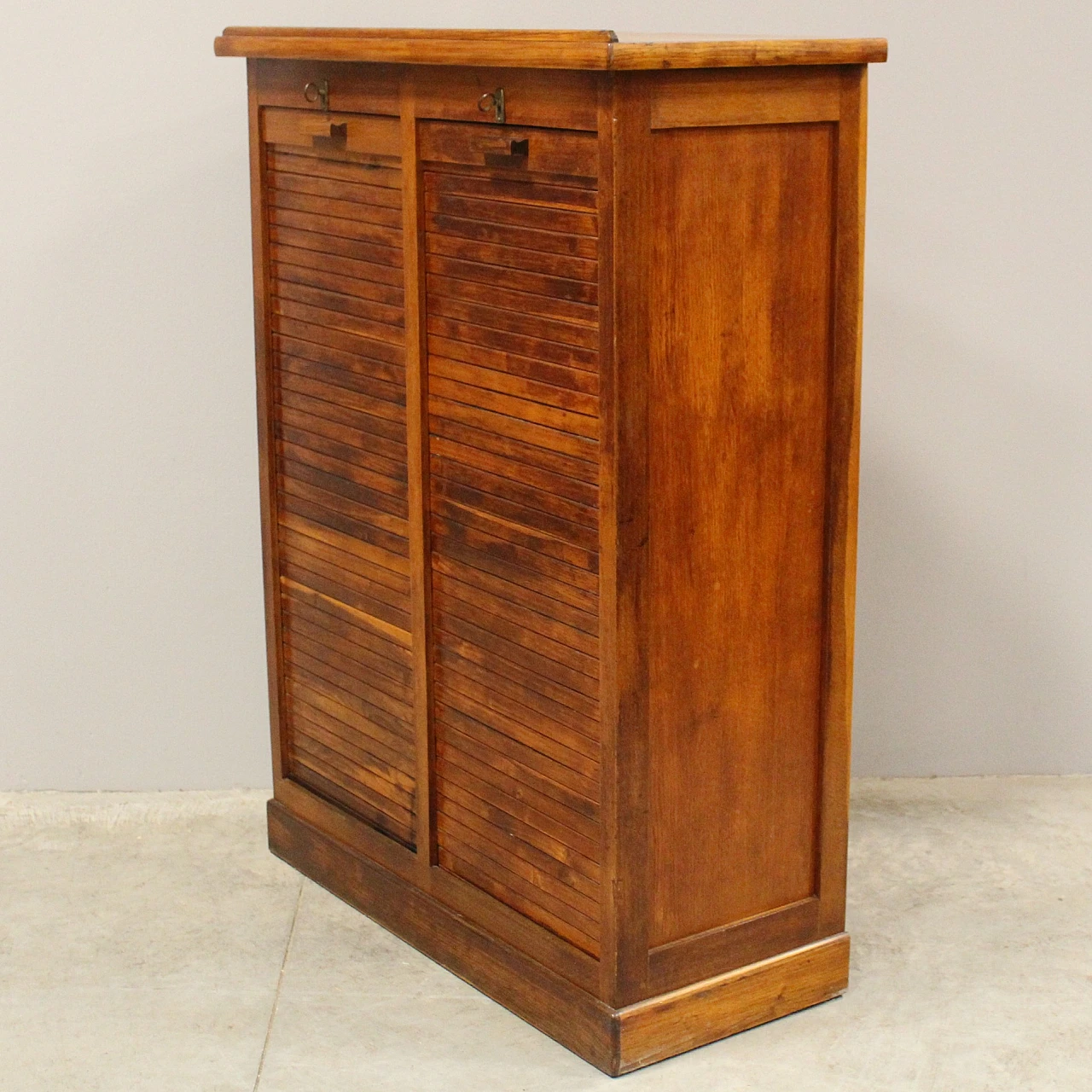 Double shutter oak file cabinet, early 20th century 8