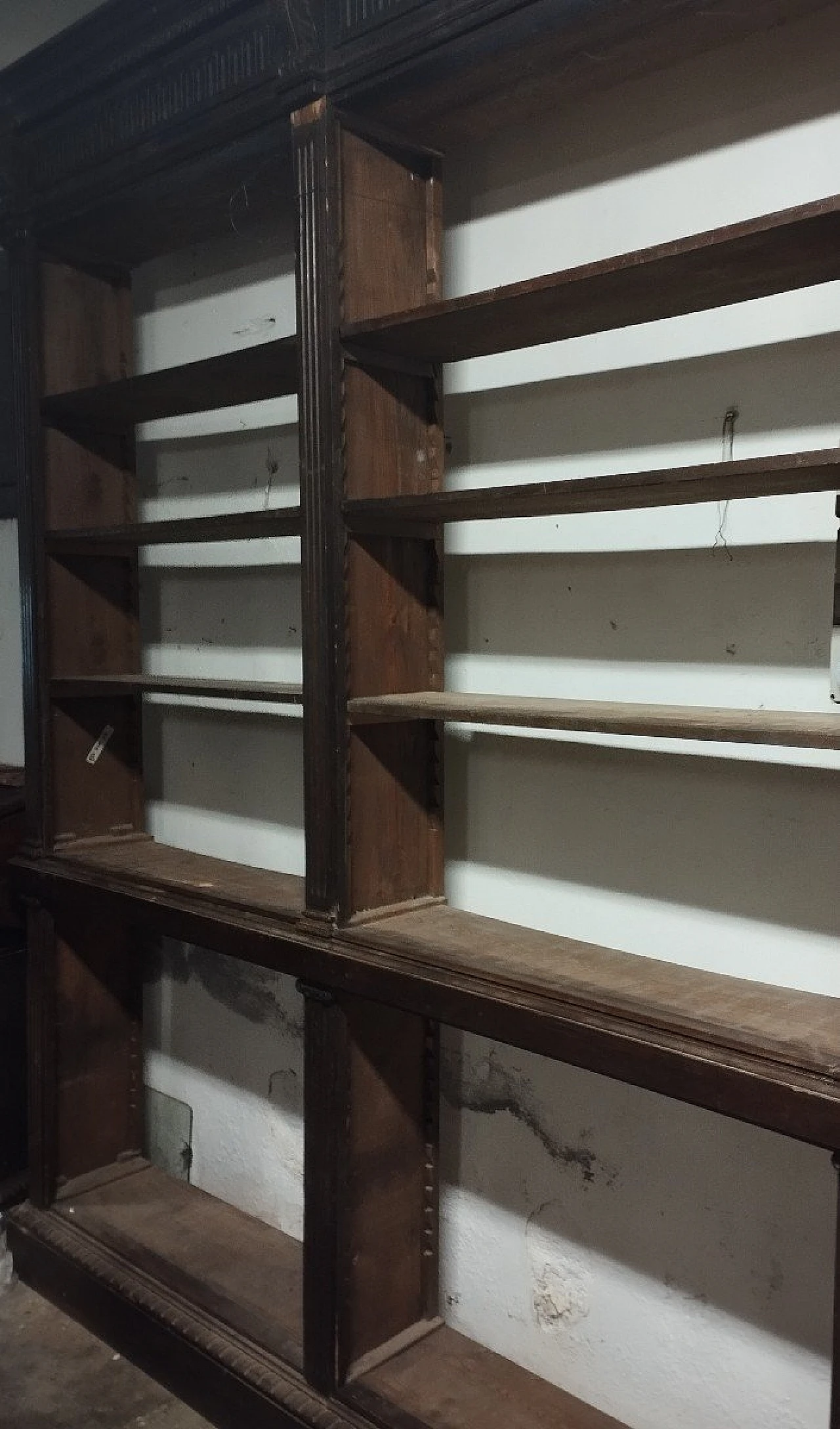 Libreria a giorno in legno massiccio, fine '800 2