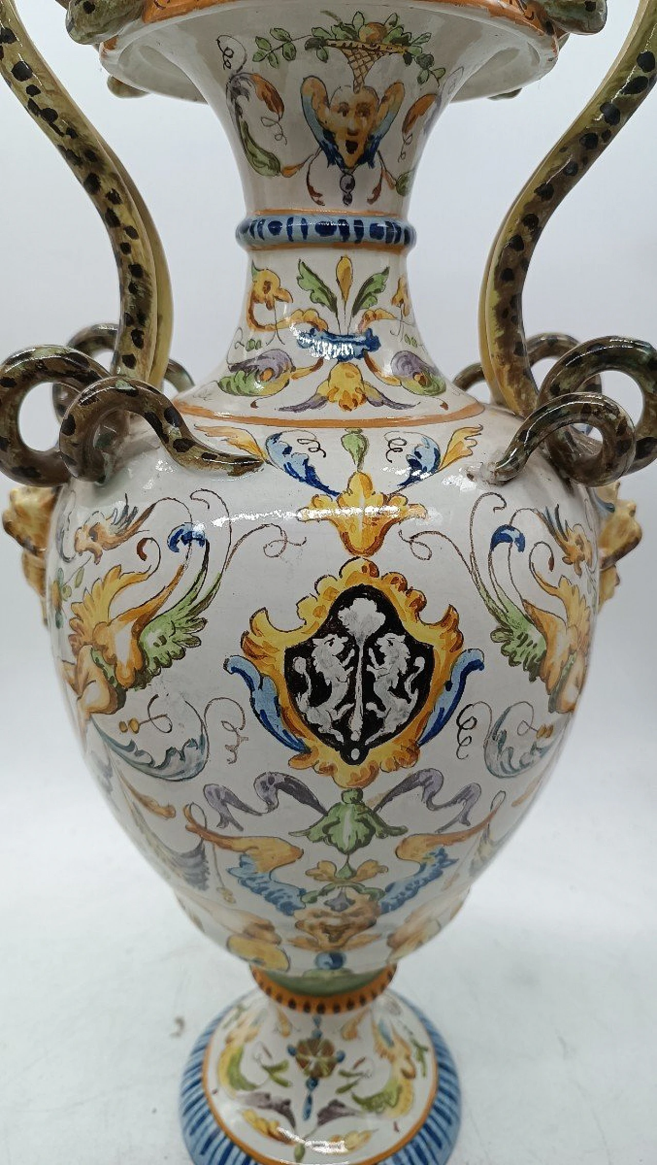 Pair of majolica vases by Mollica manufactory, 19th century 9