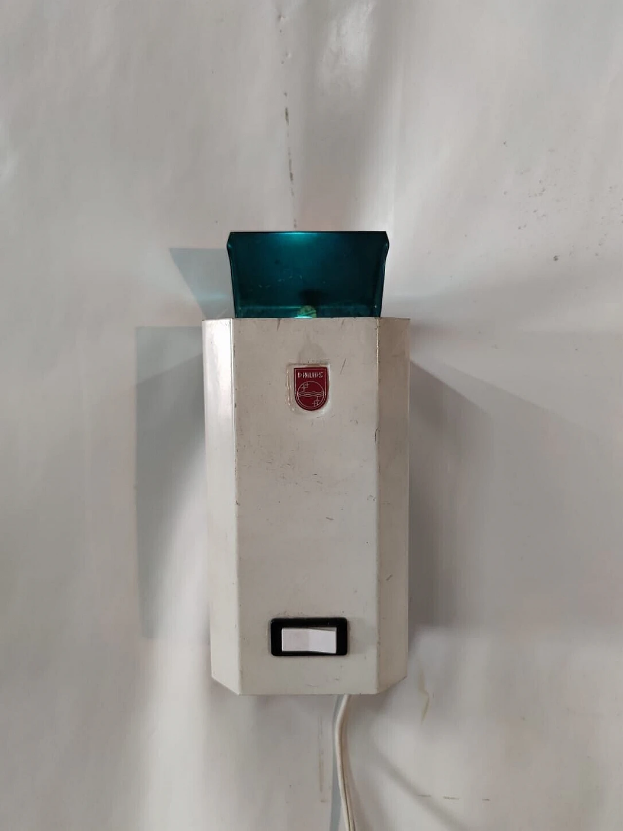 3 Applique in metallo laccato bianco e nero di Philips, anni '70 2