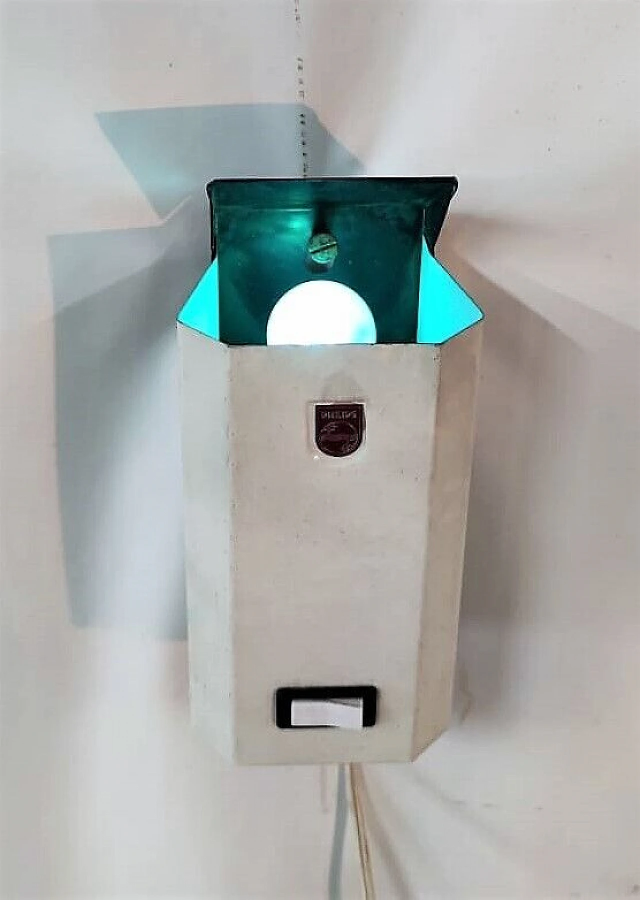 3 Applique in metallo laccato bianco e nero di Philips, anni '70 5