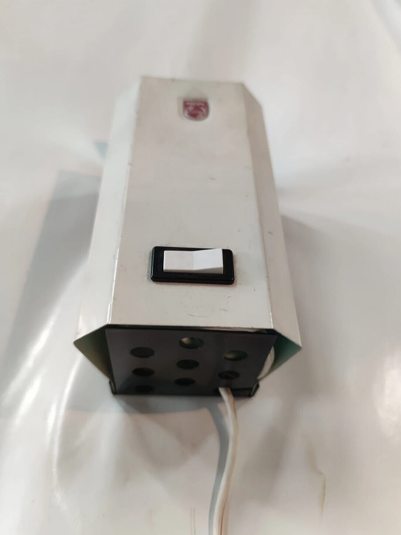 3 Applique in metallo laccato bianco e nero di Philips, anni '70 7