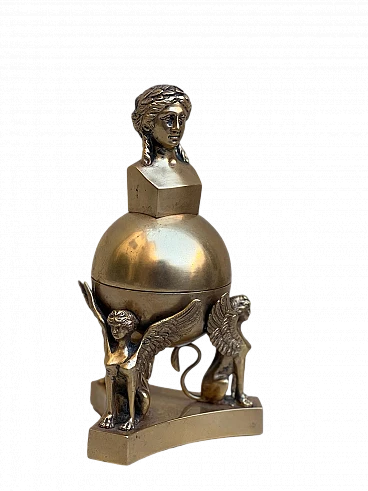 Calamaio in bronzo con figure, '800