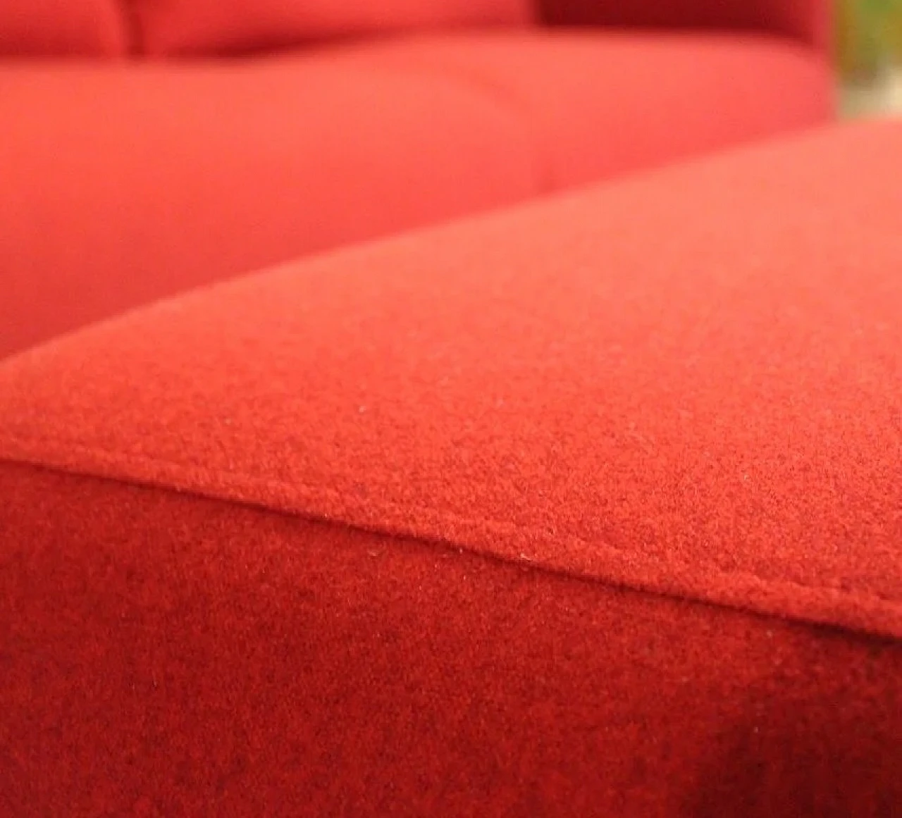 Divano Cara in lana Kvard rossa di Rolf Benz 11