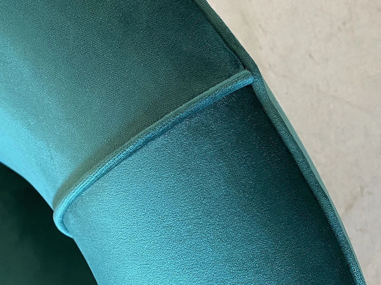 Coppia di Poltrone in velluto verde e ottone di ISA Bergamo, anni '50 14