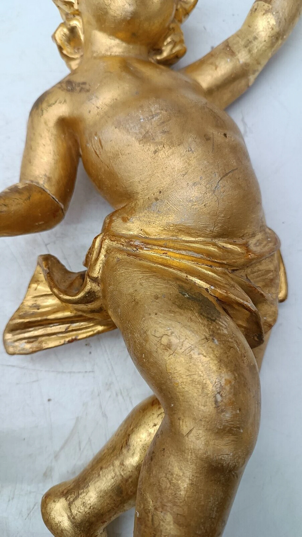 Coppia di sculture di angeli in legno dorato, seconda metà del '700 6