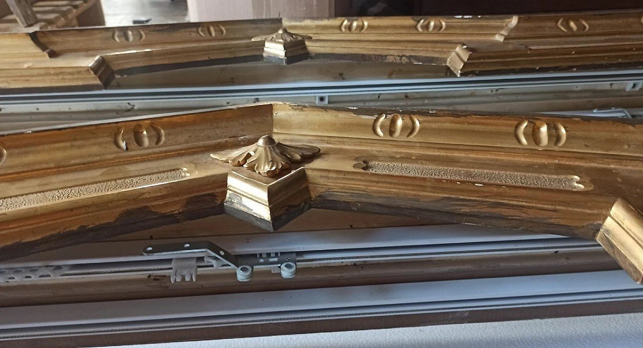 Coppia di mantovane lombarde in legno dorato, seconda metà dell'800 7