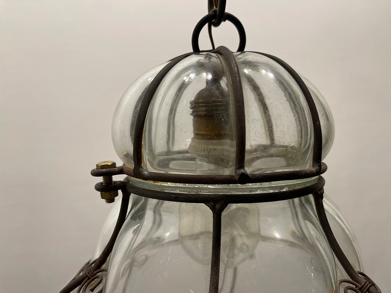 Lampada da soffitto in ferro battuto e vetro di Murano, anni '50 3