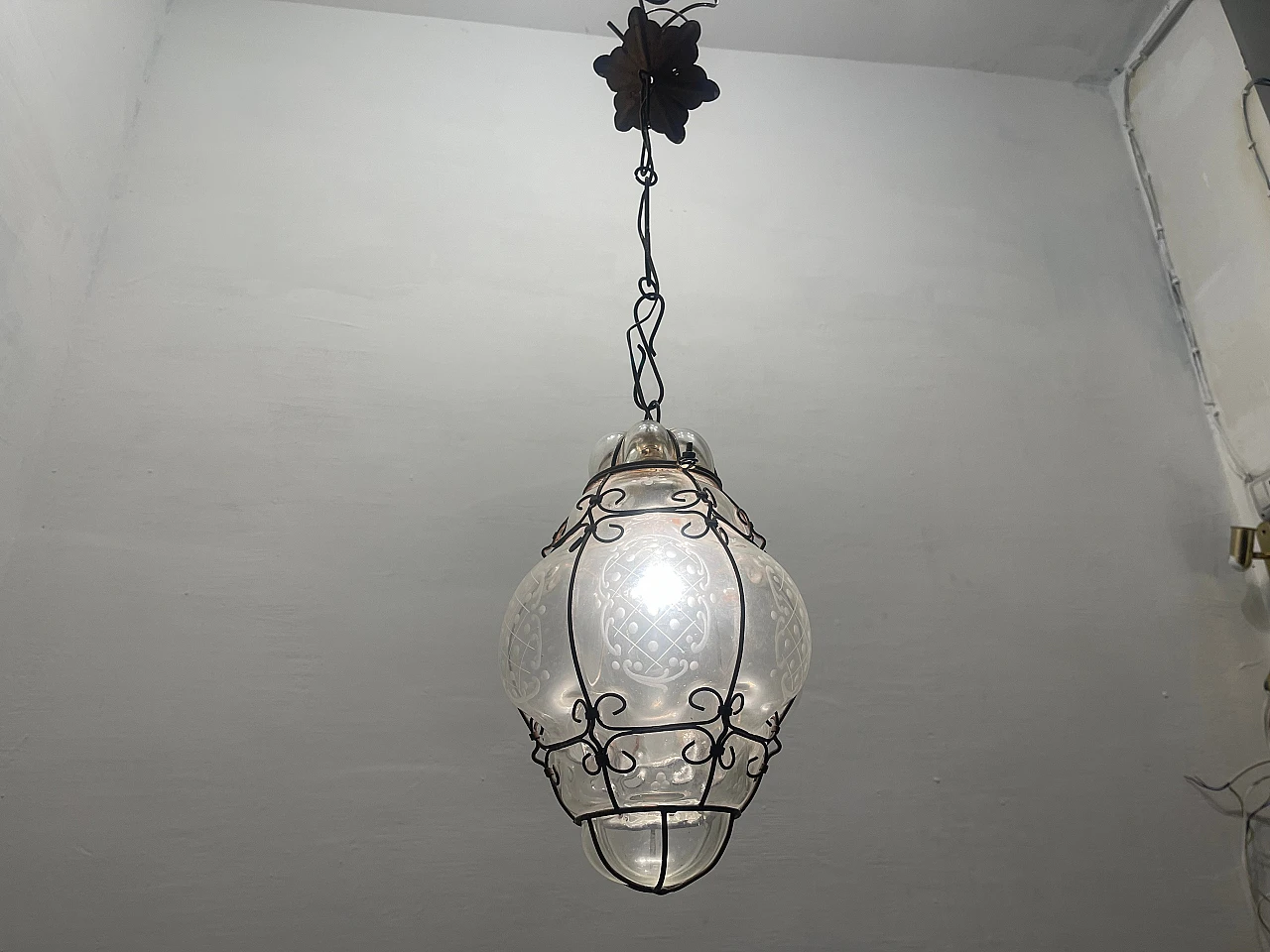 Lampada da soffitto in ferro battuto e vetro di Murano, anni '50 6
