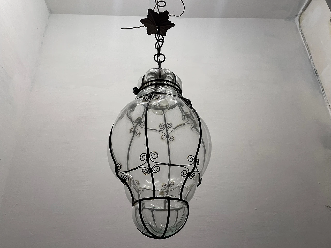 Lampada da soffitto in ferro battuto e vetro di Murano, anni '50 7