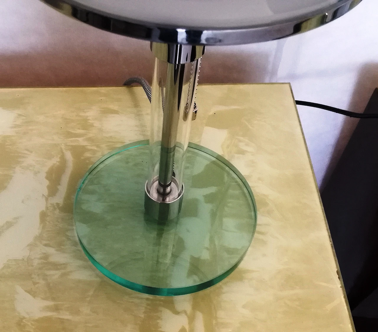 Coppia di lampade da tavolo stile Bauhaus in metallo e vetro, anni '90 12