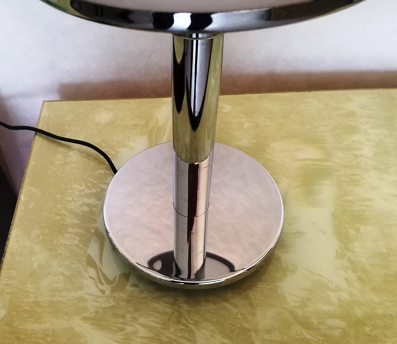 Coppia di lampade da tavolo stile Bauhaus in metallo e vetro, anni '90 13