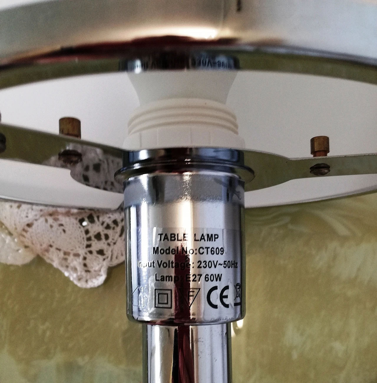 Coppia di lampade da tavolo stile Bauhaus in metallo e vetro, anni '90 15