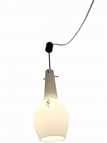 Lampadario in vetro opalino con disegno a righe nere, anni '50