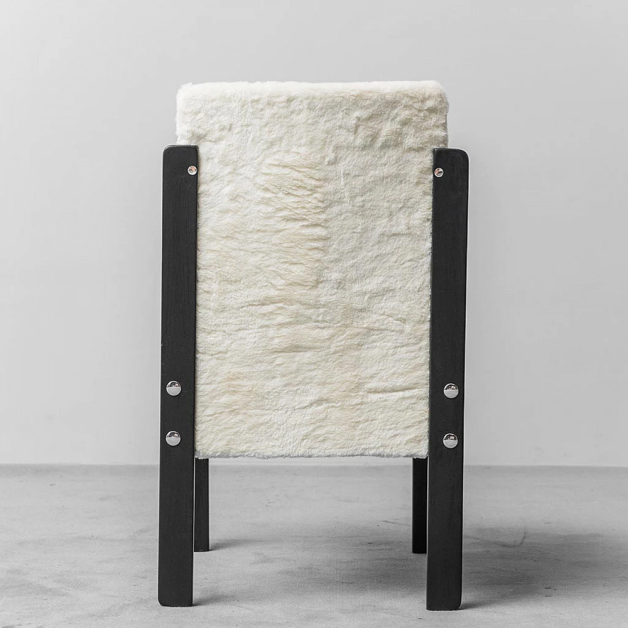 4 Sedie in legno e velluto bianco a pelo lungo, anni '70 4