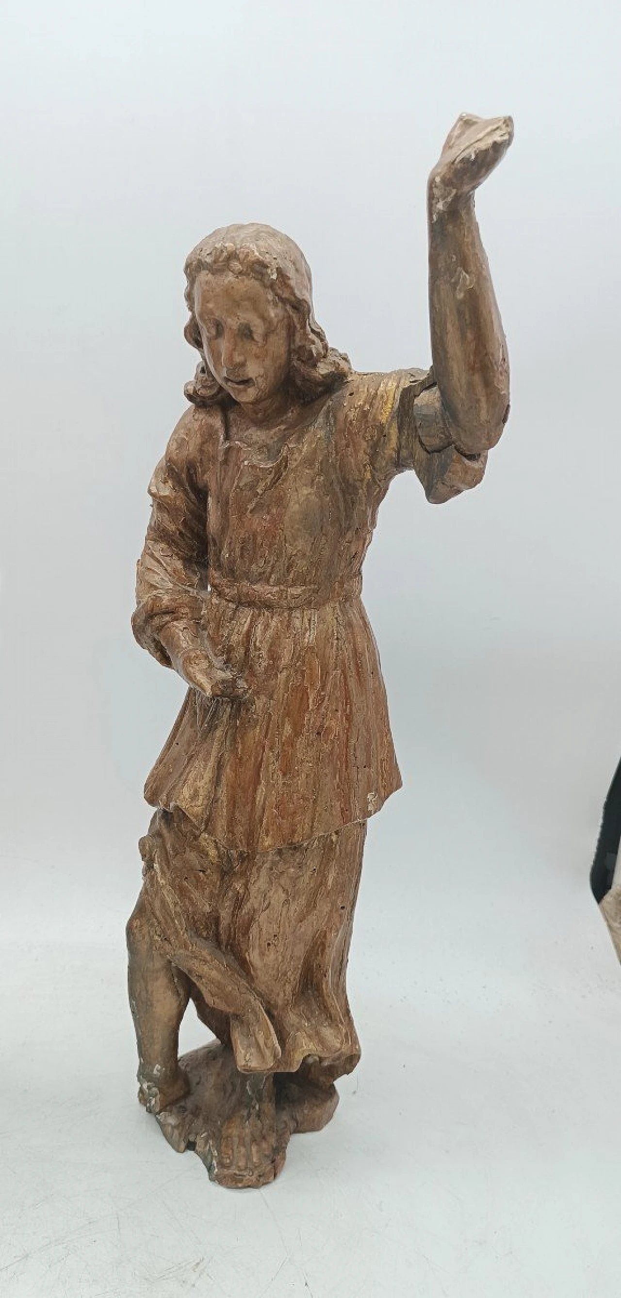 Coppia di sculture toscane di angeli in legno dorato, fine '600 5