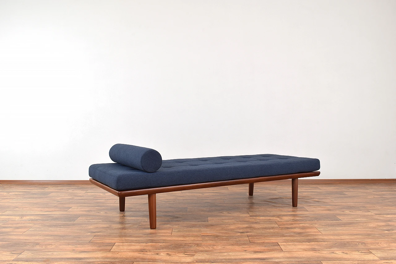 GE19 daybed by Hans J. Wegner for Getama, 1950s 1