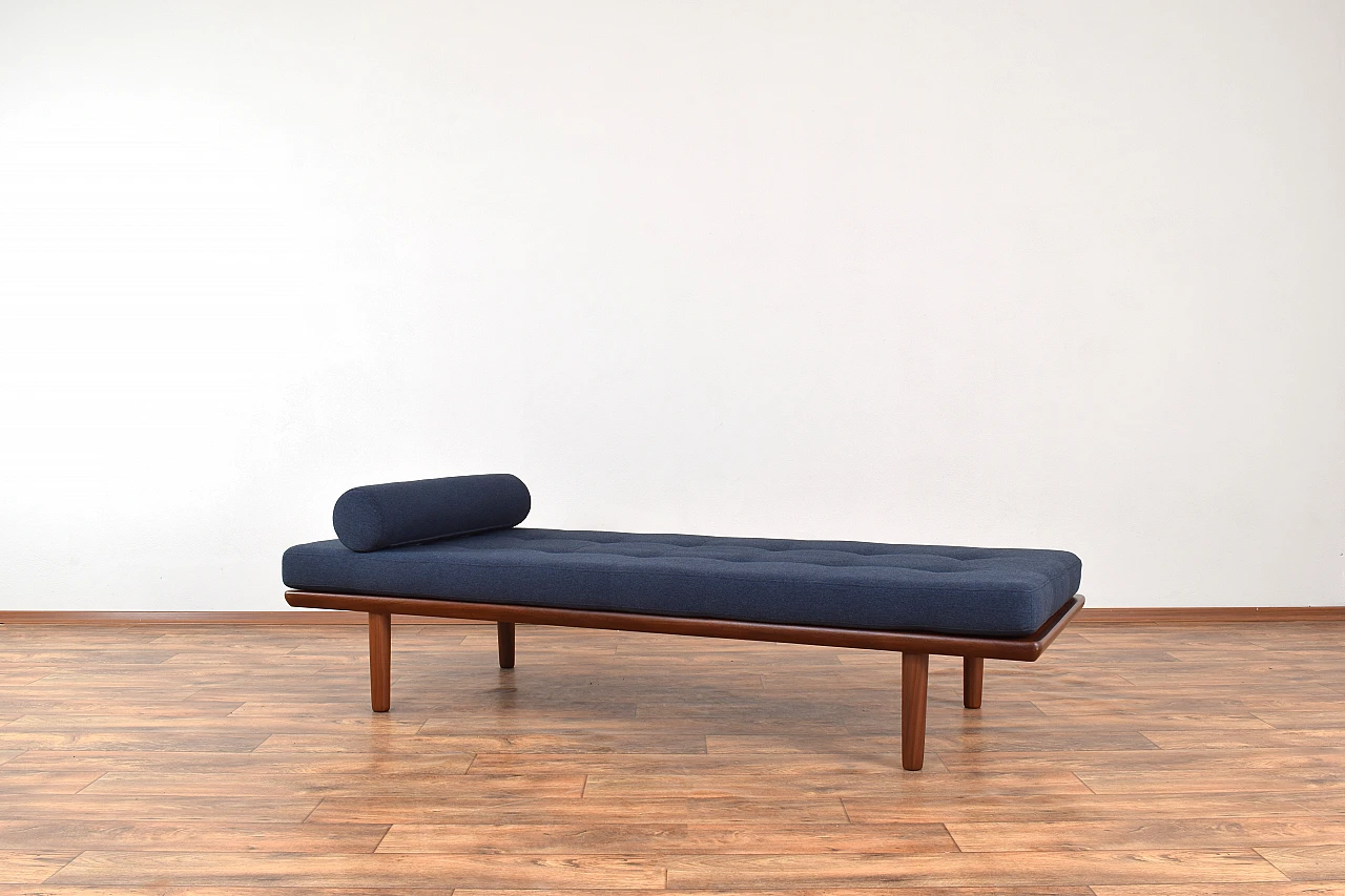 GE19 daybed by Hans J. Wegner for Getama, 1950s 2