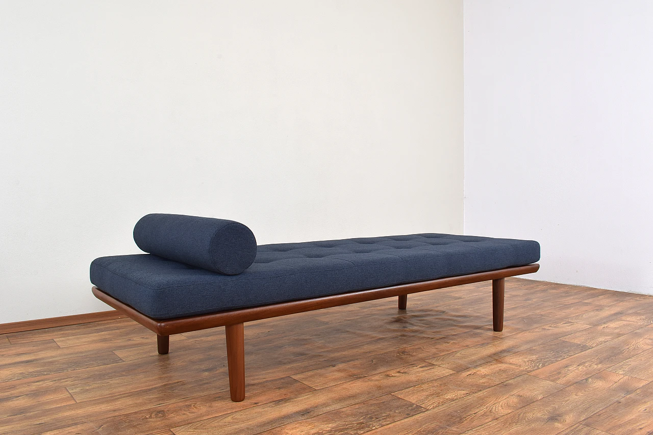 GE19 daybed by Hans J. Wegner for Getama, 1950s 6