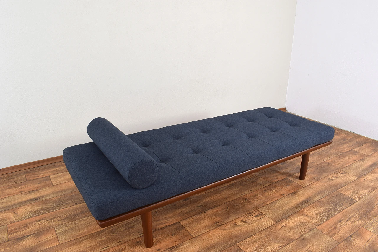 GE19 daybed by Hans J. Wegner for Getama, 1950s 8