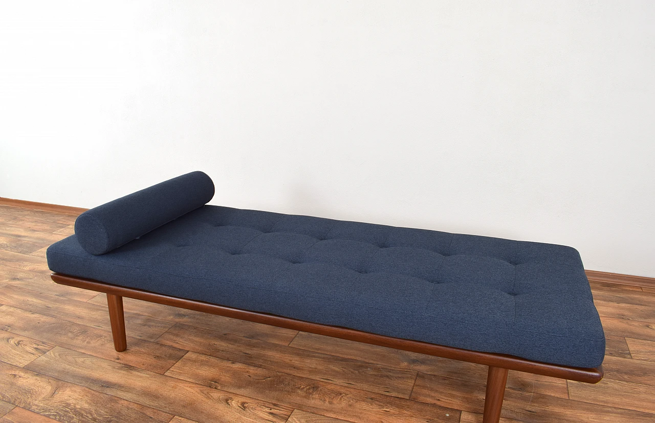 GE19 daybed by Hans J. Wegner for Getama, 1950s 9