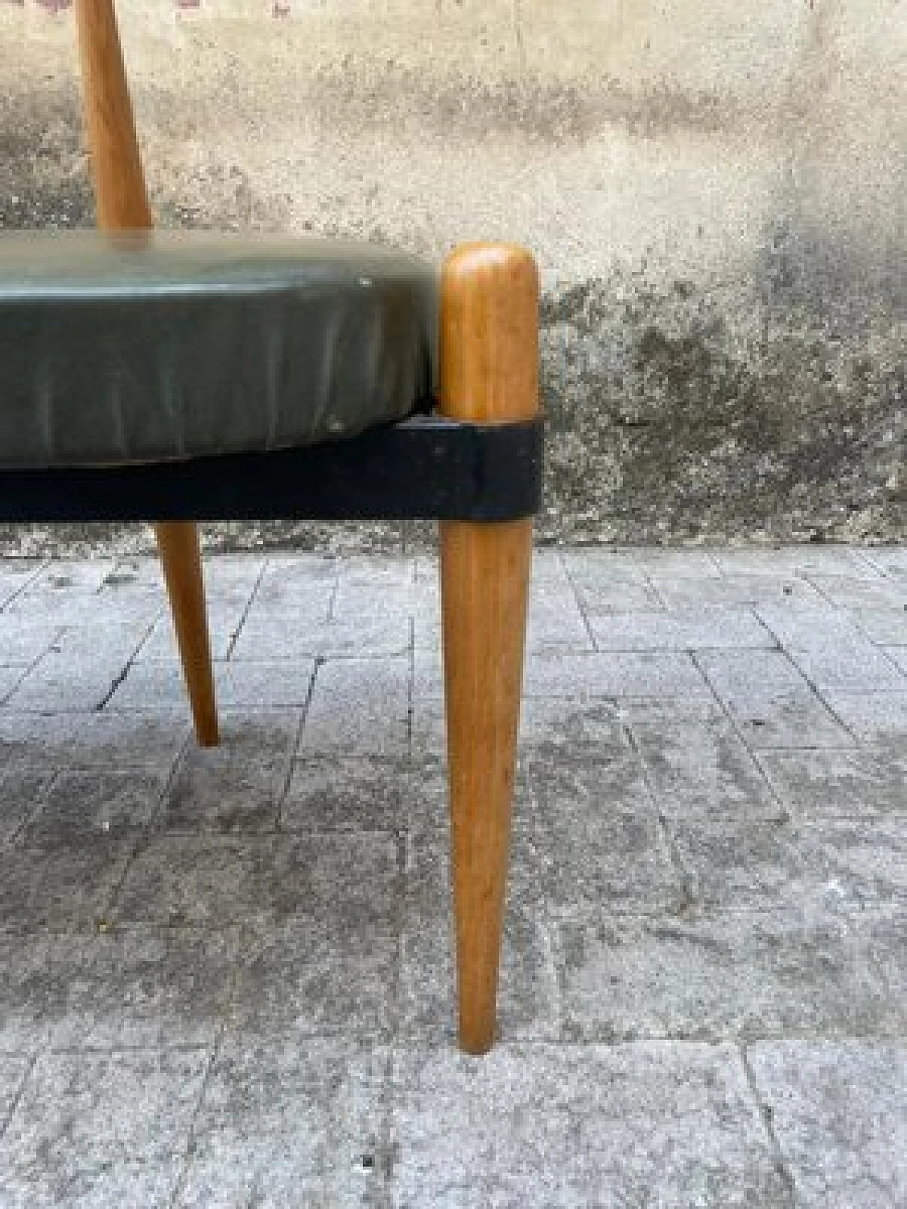 Coppia di sedie in faggio e ferro, anni '50 2