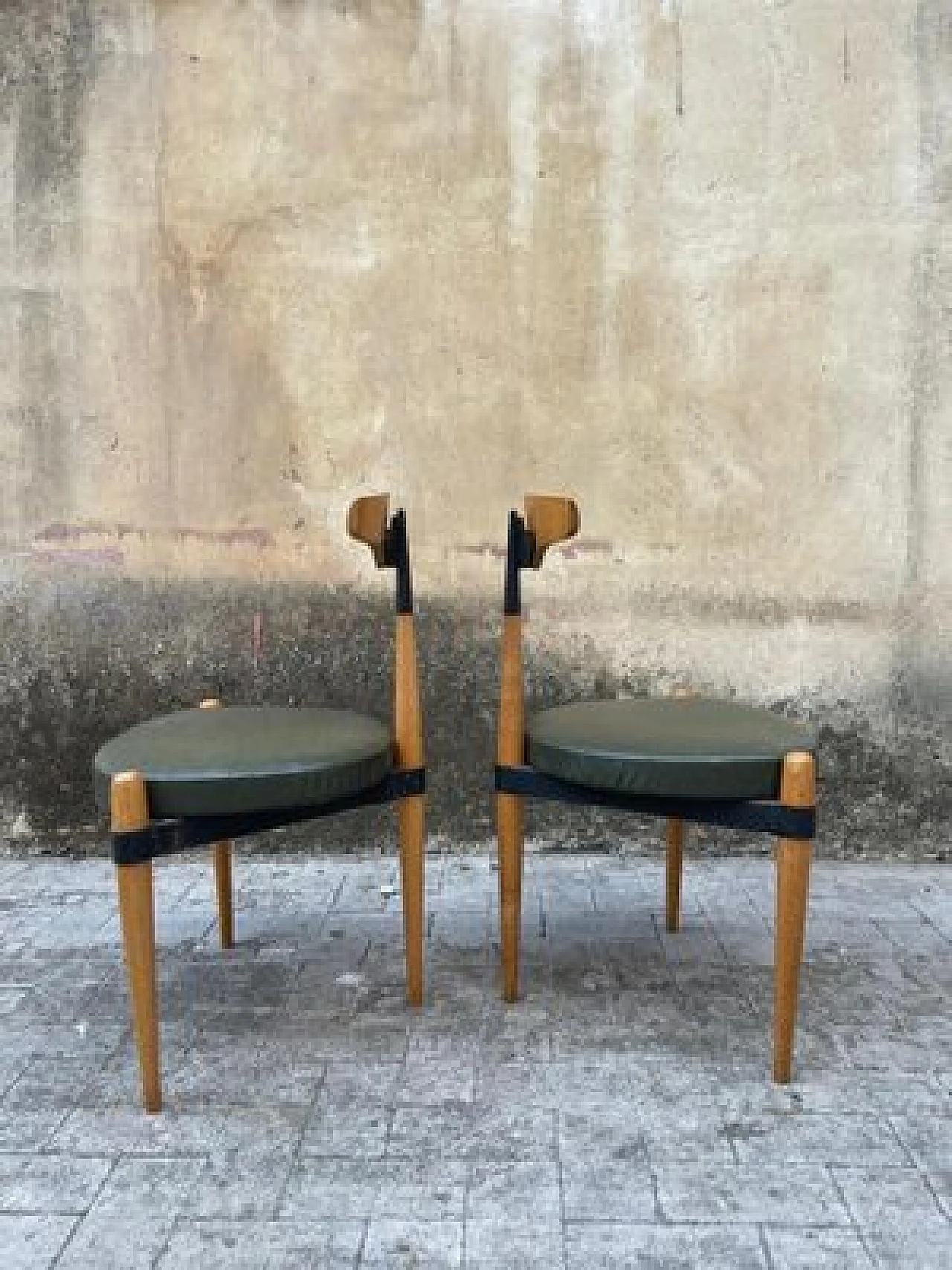 Coppia di sedie in faggio e ferro, anni '50 4