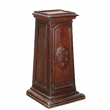 Wooden bust stand base with Medici coat of arms