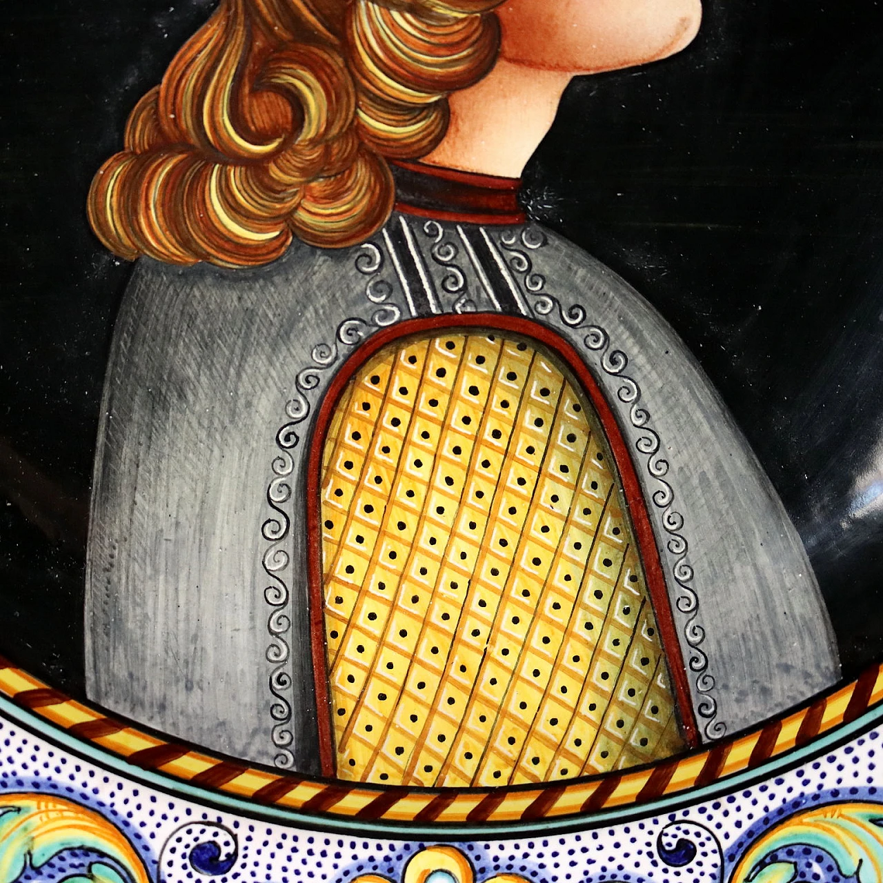 Piatto decorativo stile Neorinascimentale in ceramica smaltata di Deruta 5