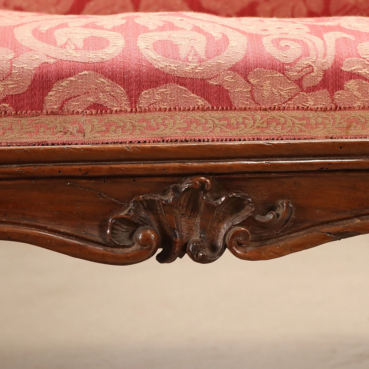 Divano Barocchetto lombardo in noce, metà '700 7