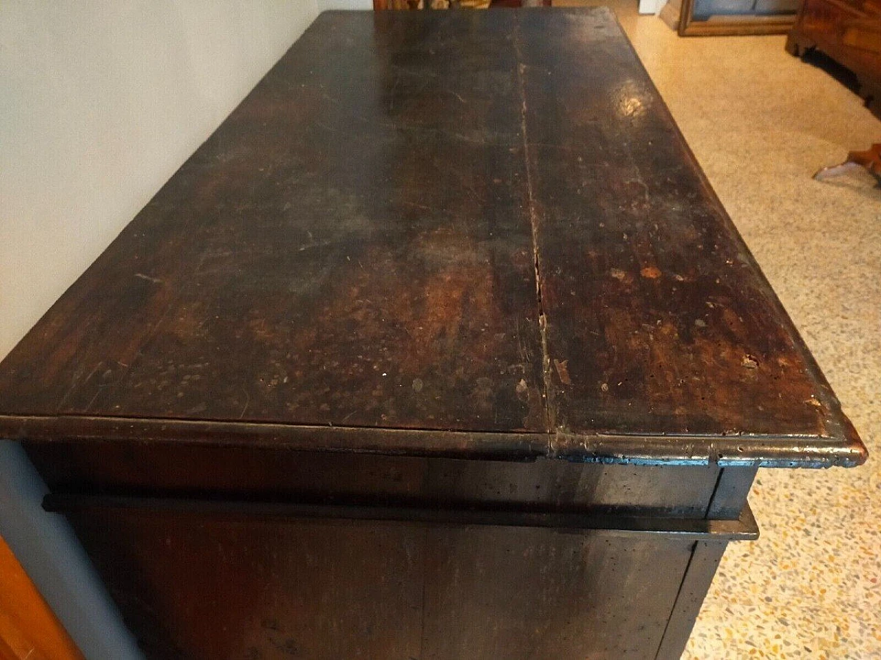 Credenza emiliano-romagnola in massello di noce, '600 2