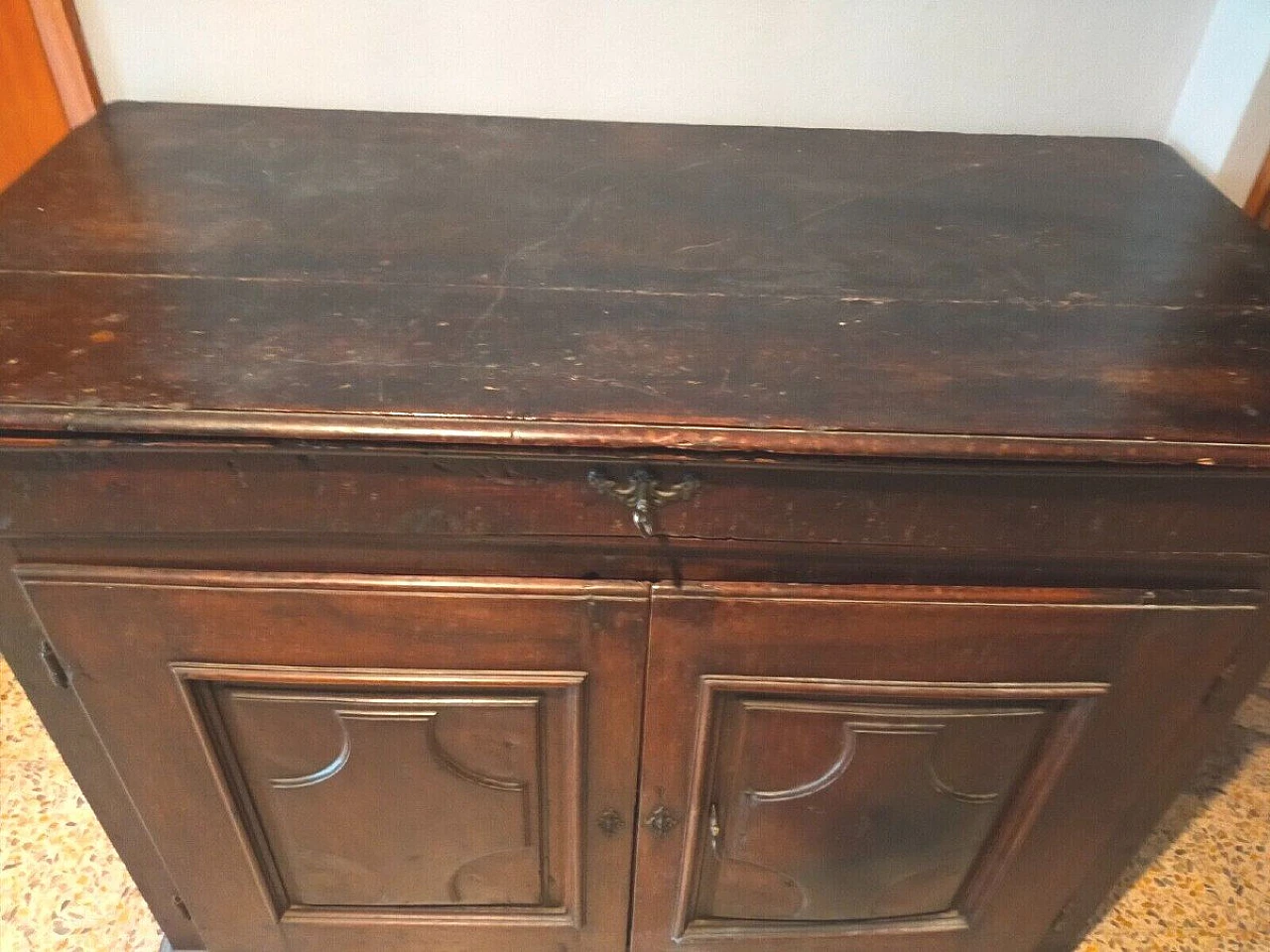 Credenza emiliano-romagnola in massello di noce, '600 4
