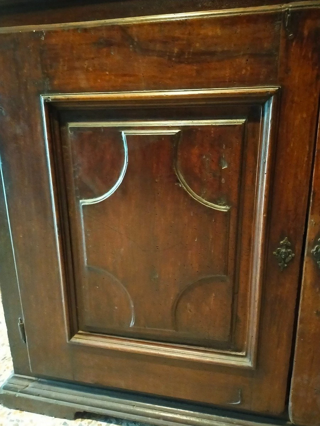 Credenza emiliano-romagnola in massello di noce, '600 5