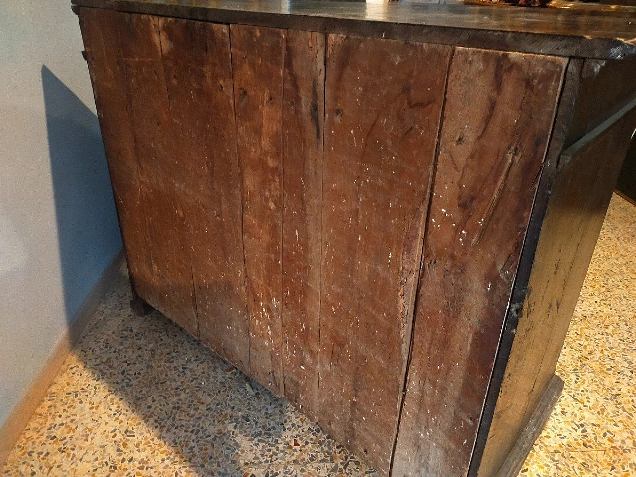 Credenza emiliano-romagnola in massello di noce, '600 7
