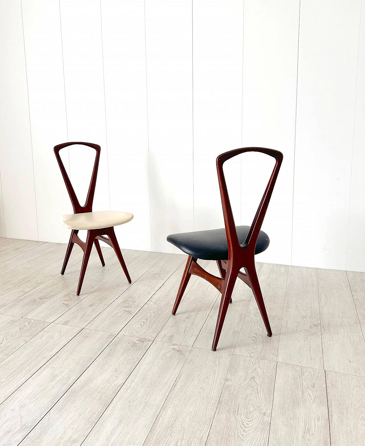 Pair of wooden chairs by Gianni Vigorelli, 1950s 6