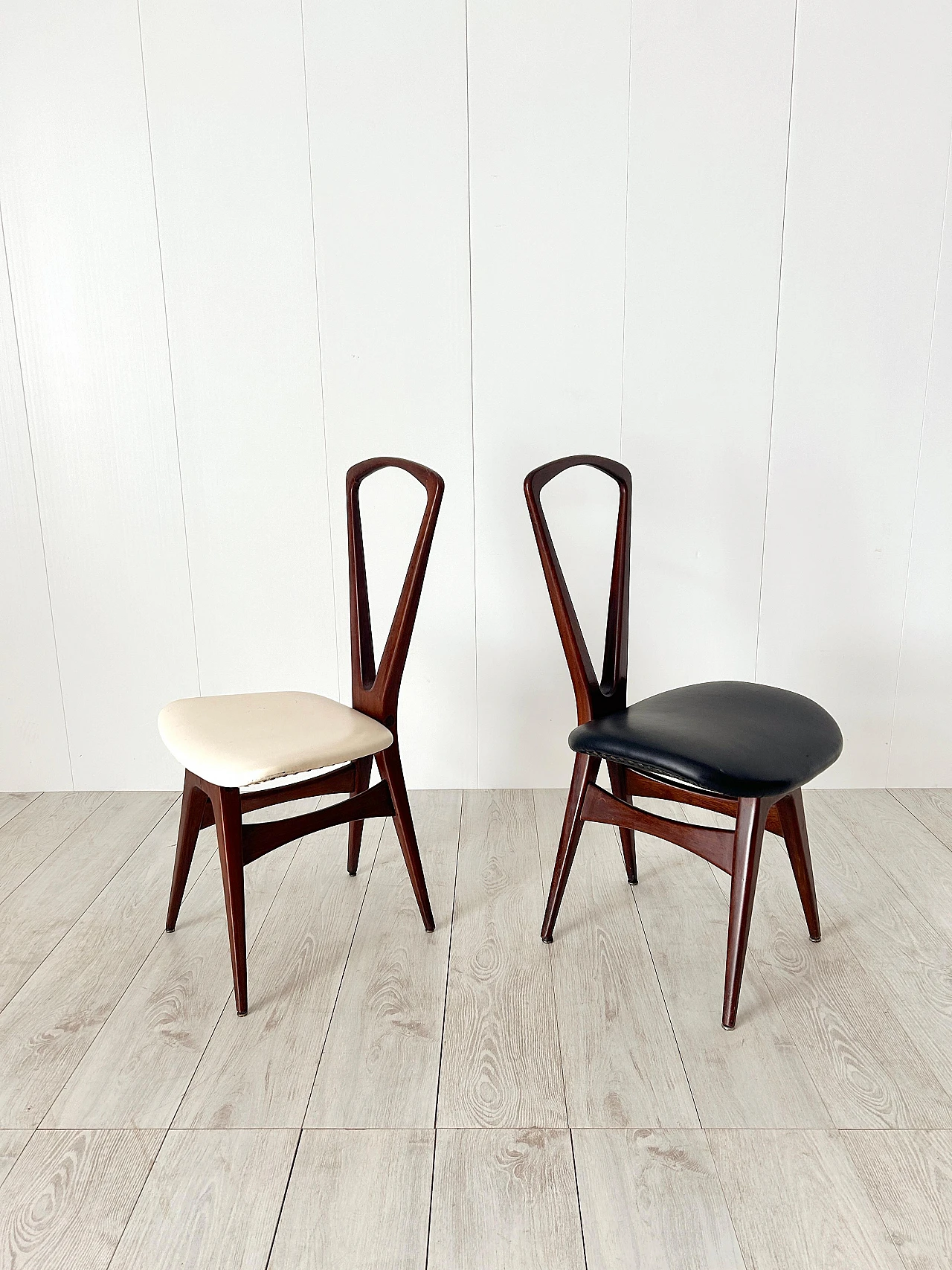 Pair of wooden chairs by Gianni Vigorelli, 1950s 9
