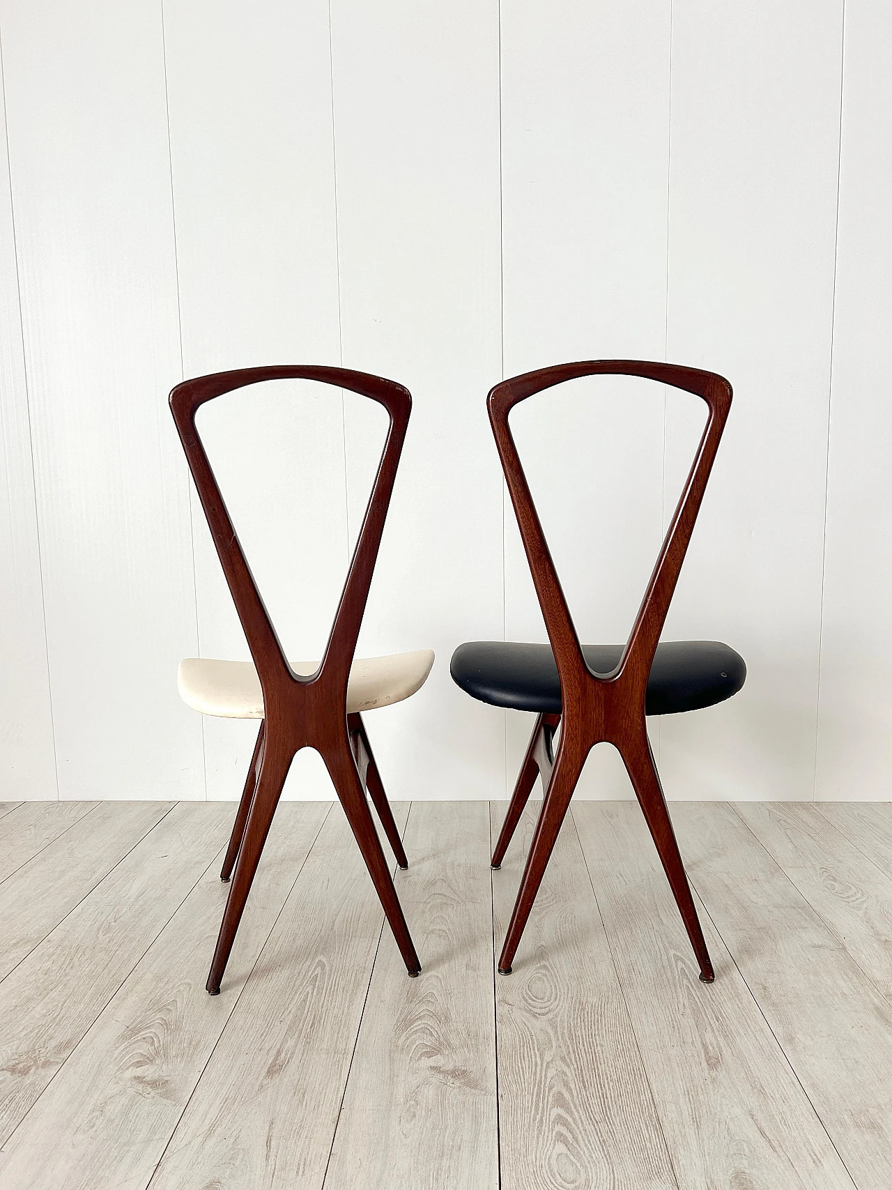 Pair of wooden chairs by Gianni Vigorelli, 1950s 10