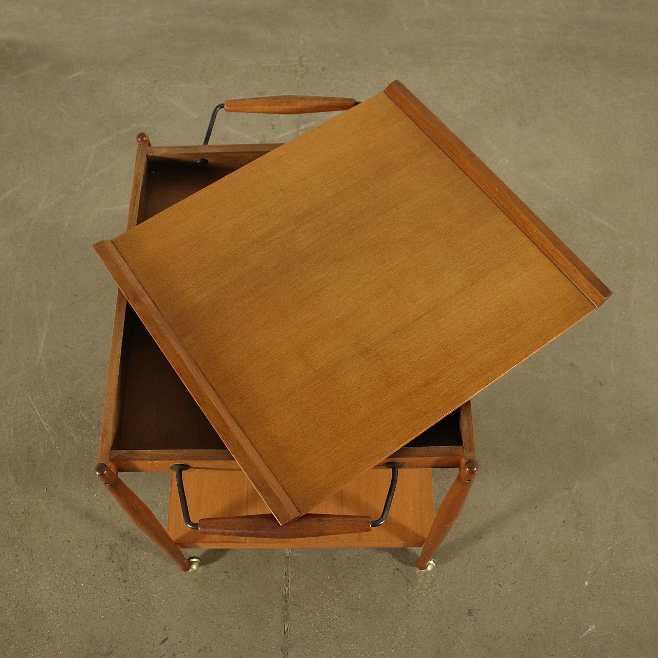 Carrello in legno a doppio ripiano con vassoio asportabile per Reguitti, anni '60 3